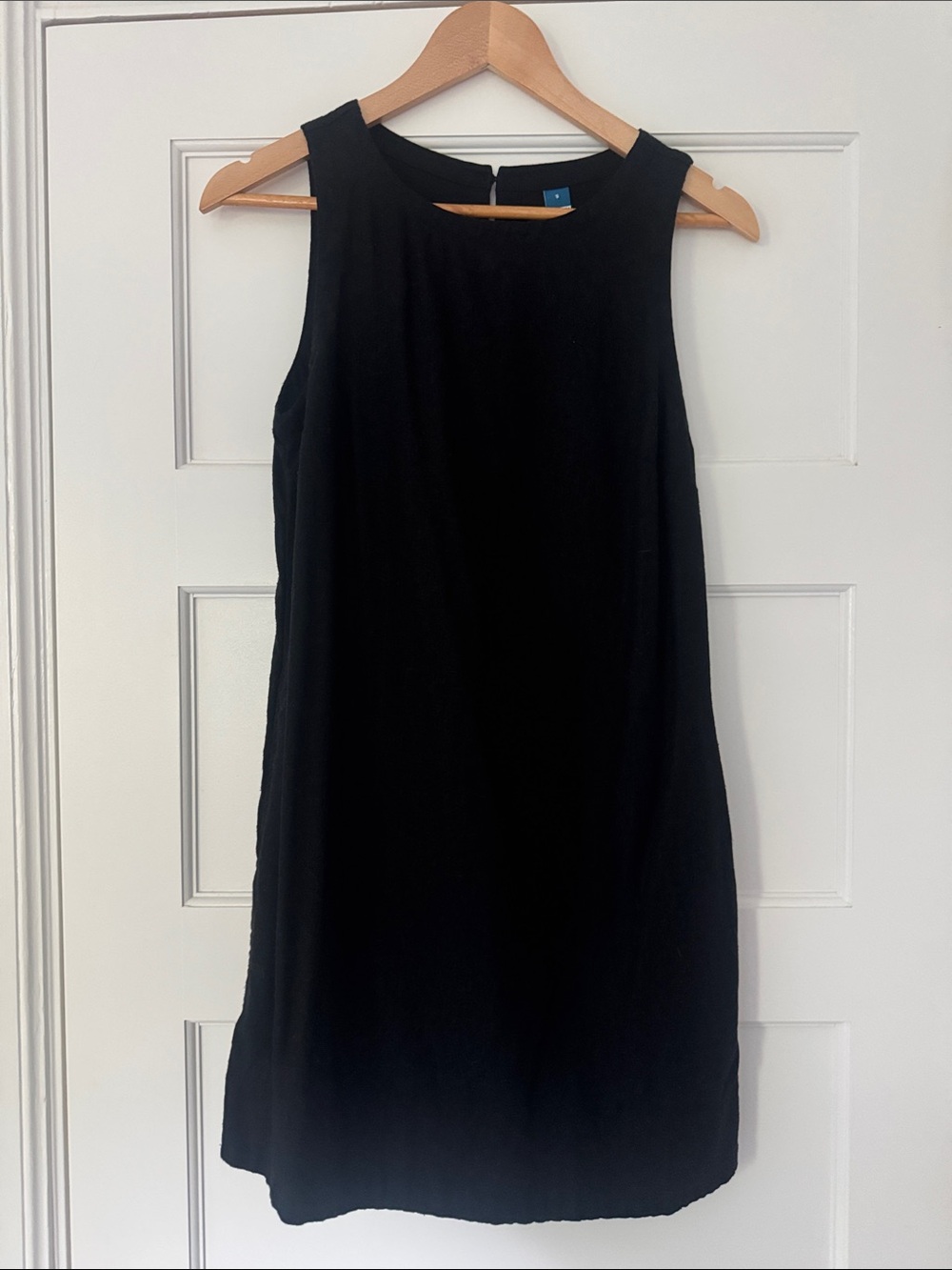 Old Navy Black Sleeveless Mini Shift Dress